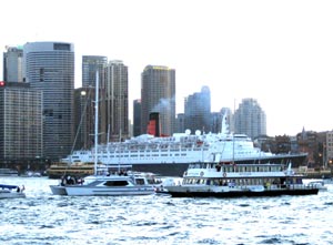 Queen Elisabeth 2 in Sydney