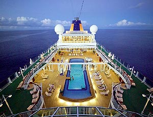 Pool der MS Europa, Foto: Hapag Lloyd Kreuzfahrten