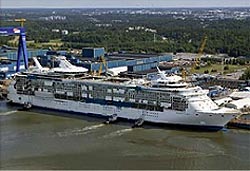 MS Freedoms of the Seas beim Auslaufen in Turuk, Finnland